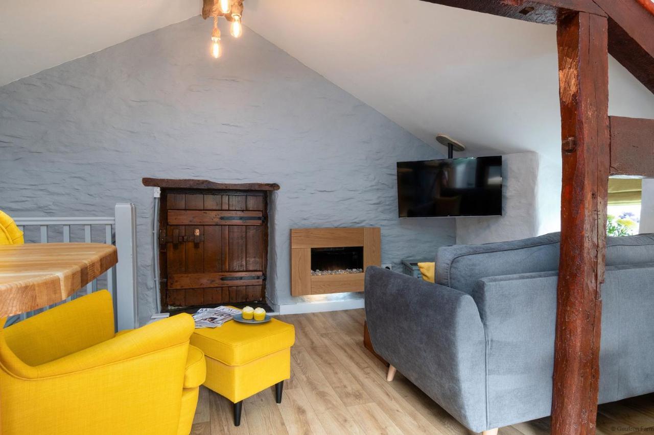 Dog Friendly Cottage, Geufron Farm Near Tywyn Bryn-crug Bagian luar foto