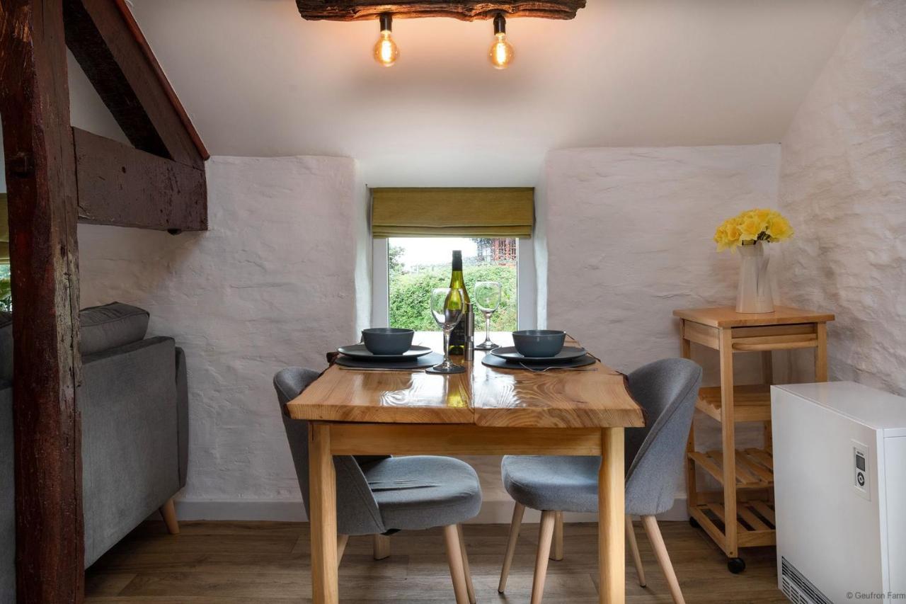 Dog Friendly Cottage, Geufron Farm Near Tywyn Bryn-crug Bagian luar foto